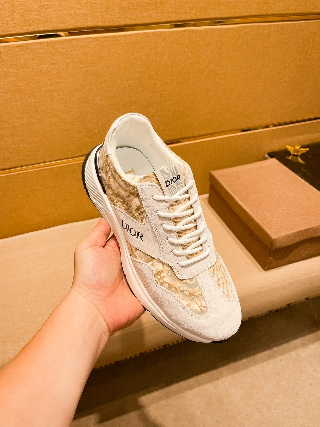 🚘🚘Factory batch 460💰🔥[Dior]🔥Men's high-end brand of shoes official website 1:1 latest masterpiece: the upper is made of Italian imported first-layer cowhide with a comfortable and breathable lining➕original non-slip and wear-resistant outsole🔥, making walking more convenient and comfortable! An exclusive new model, a stunning work, a beautiful 1:1 replica [color] compared to the official quality! Create a fashionable personality to set off your uniqueness! A must-have for trendy men! Classic🔥Size: 38-44 Color: 🔥 2⃣️colors available🔥